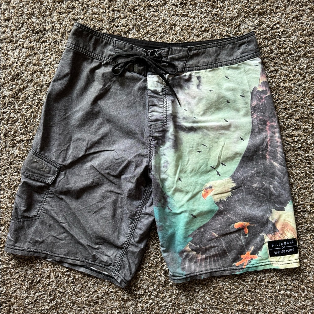 Billabong Gray and Blue Eagle Board Shorts Quick-Dry Swimwear in men’s size 29